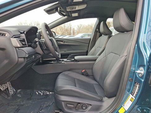 Used 2025 Toyota Camry XSE image 13