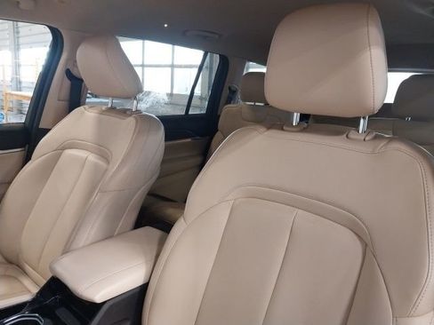 Used 2022 Jeep Grand Cherokee L Limited image 3