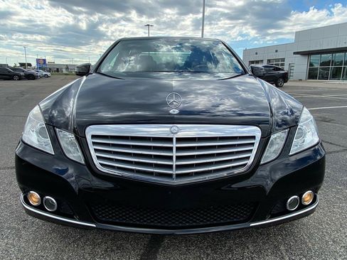 Used 2011 Mercedes-Benz E 350 4MATIC Sedan image 4