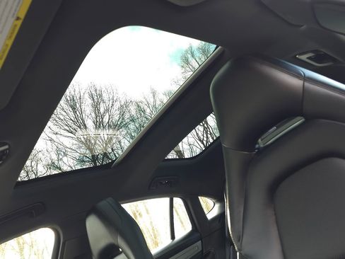 Used 2017 Porsche Panamera 4S w/ Premium Package Plus image 48