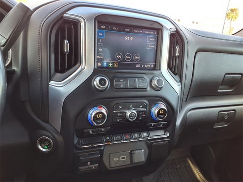 Used 2020 GMC Sierra 1500 Elevation w/ Elevation Value Package image 27