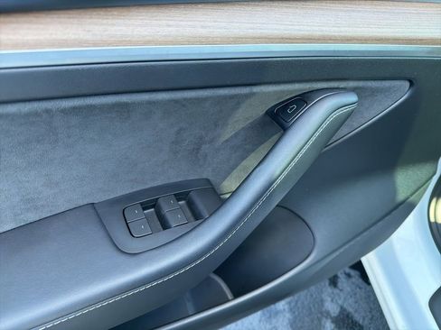 Used 2023 Tesla Model 3 Standard Range image 27