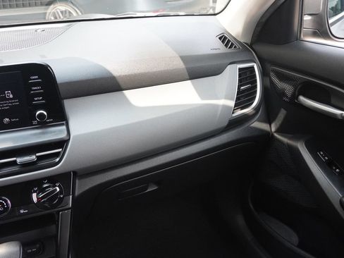 Used 2024 Kia Seltos LX AWD/4WD image 32