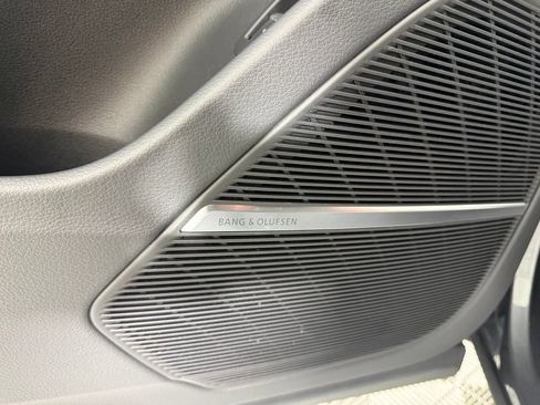 Used 2026 Audi SQ8 Prestige AWD/4WD image 30