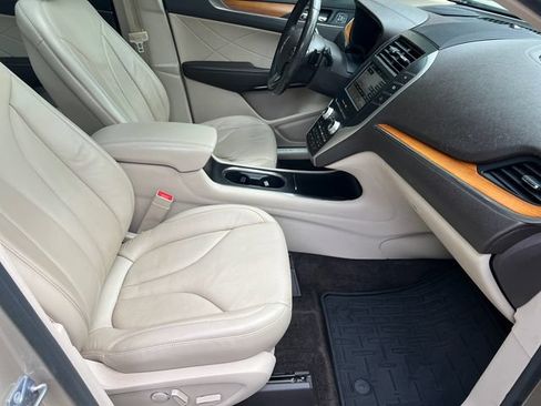Used 2017 Lincoln MKC Select w/ Select Plus Package FWD image 15