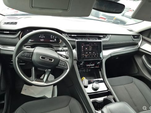 Used 2023 Jeep Grand Cherokee L Laredo w/ Luxury Tech Group I AWD/4WD image 11