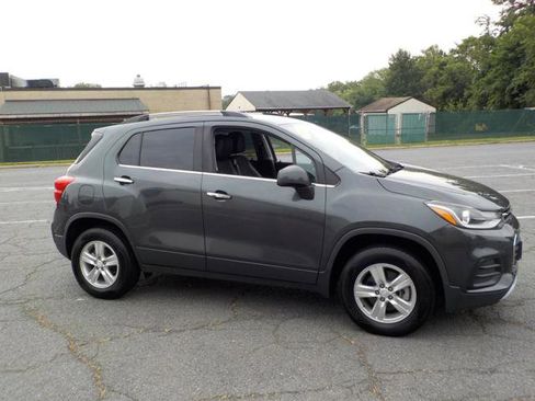 Used 2019 Chevrolet Trax LT w/ LT Convenience Package image 6