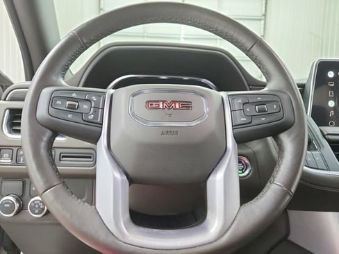 Used 2022 GMC Yukon SLT w/ SLT Luxury Package RWD image 24