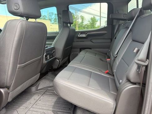 Used 2024 GMC Sierra 1500 SLT w/ SLT Premium Plus Package AWD/4WD image 10