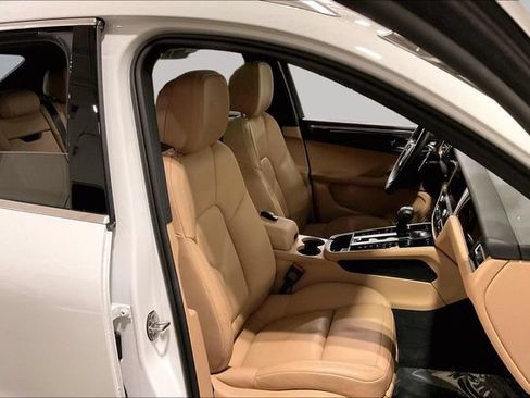 Used 2024 Porsche Macan S w/ Premium Plus Package AWD/4WD image 9