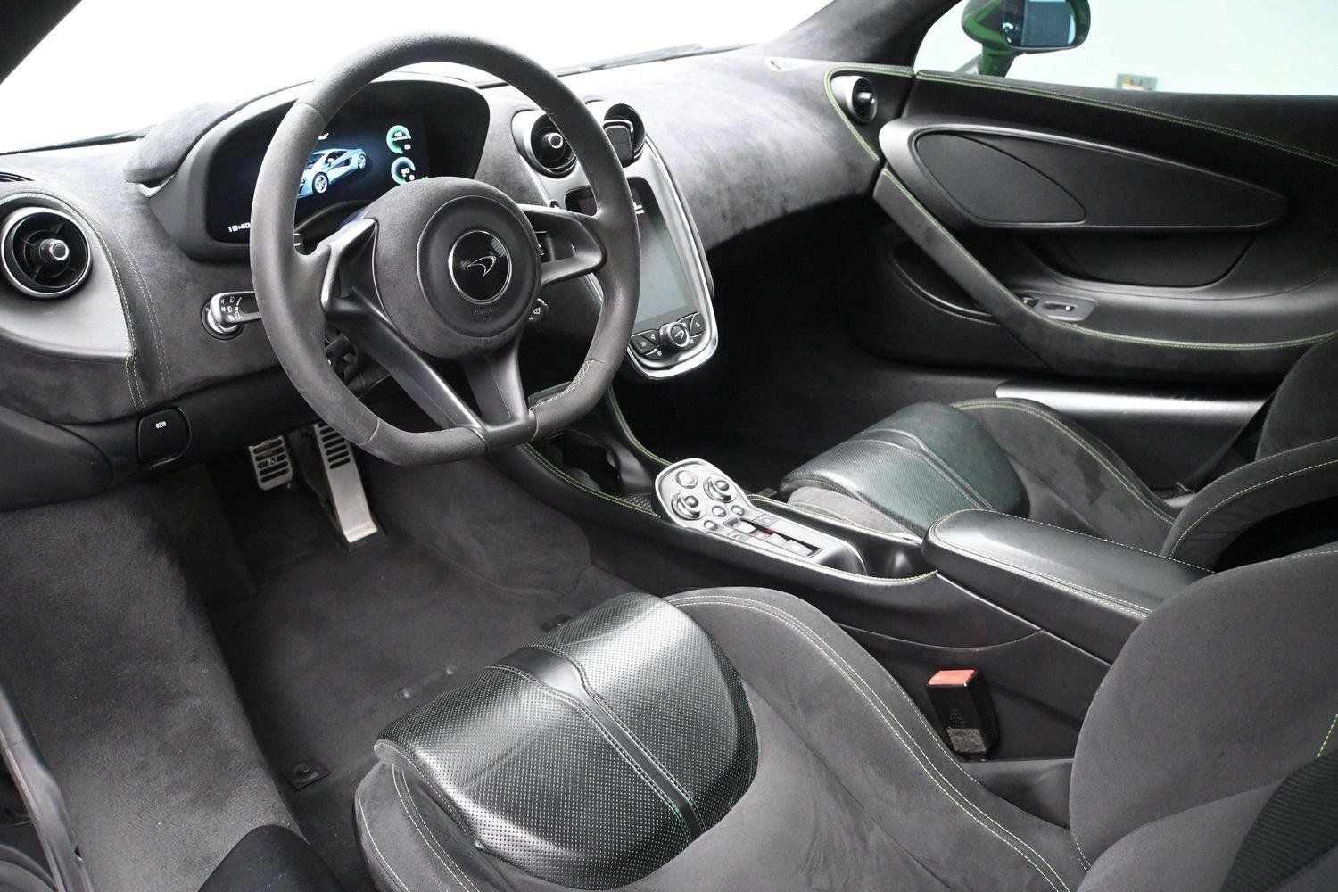 Used 2016 McLaren 570S Coupe RWD image 2