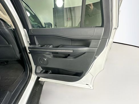 Used 2024 Ford Expedition Max XLT image 32
