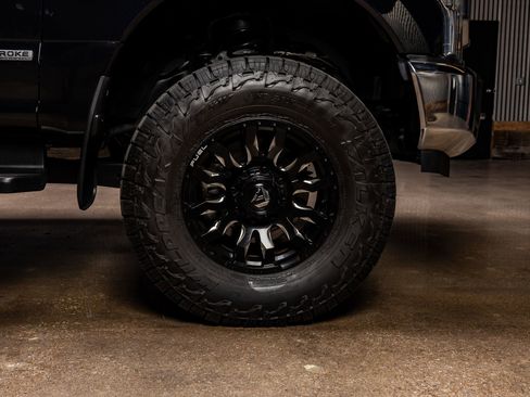 Used 2020 Ford F250 XLT w/ XLT Premium Package image 11