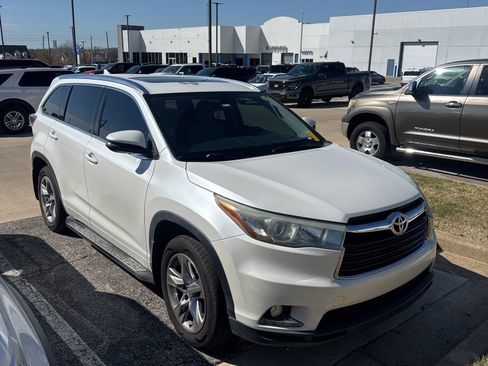Used 2015 Toyota Highlander Limited image 2