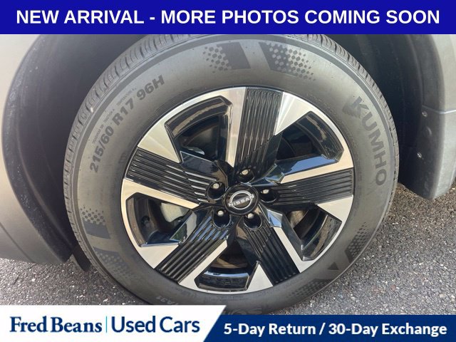 Used 2025 Nissan Kicks SV AWD/4WD image 14
