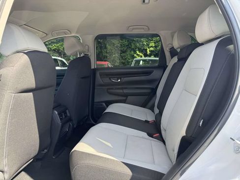Used 2025 Honda CR-V LX image 10