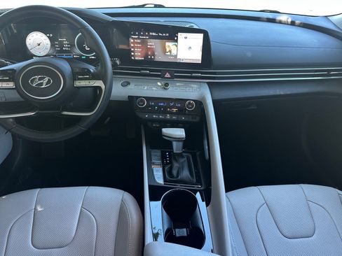 Used 2023 Hyundai Elantra Limited FWD image 16