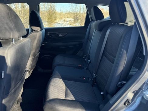 Used 2020 Nissan Rogue S image 14