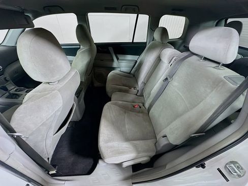 Used 2011 Toyota Highlander 4WD w/ Tech Pkg image 22
