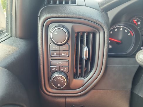 Certified 2023 Chevrolet Silverado 1500 Custom AWD/4WD image 21