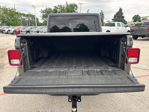 Certified 2022 Jeep Gladiator Sport AWD/4WD image 21
