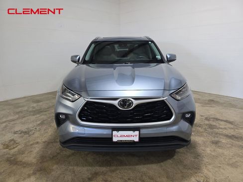 Used 2020 Toyota Highlander XLE w/ Protection Package #3 image 2