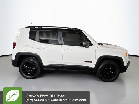 Used 2018 Jeep Renegade Trailhawk AWD/4WD image 18