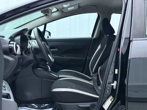 Used 2021 Nissan Versa SV image 11