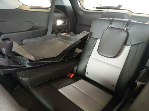 Used 2023 Ford Explorer XLT w/ Equipment Group 202A AWD/4WD image 15