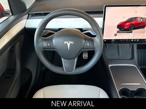 Used 2022 Tesla Model Y Performance image 16