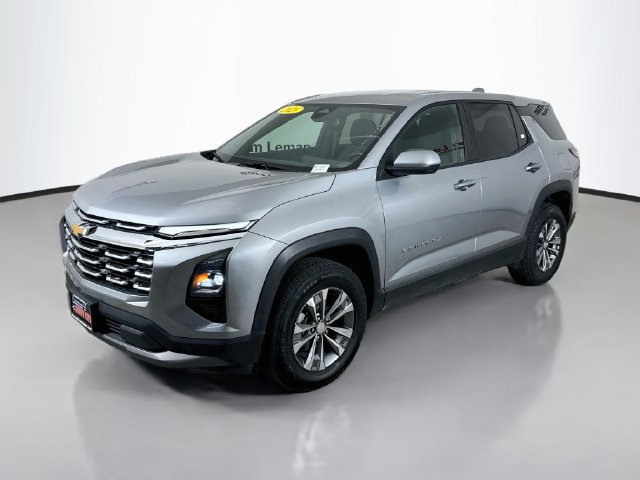 Used 2025 Chevrolet Equinox LT AWD/4WD image 3