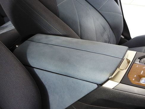 Certified 2023 BMW iX xDrive50 image 15