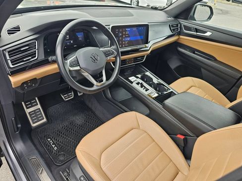Certified 2024 Volkswagen Atlas Cross Sport SEL R-Line AWD/4WD image 2