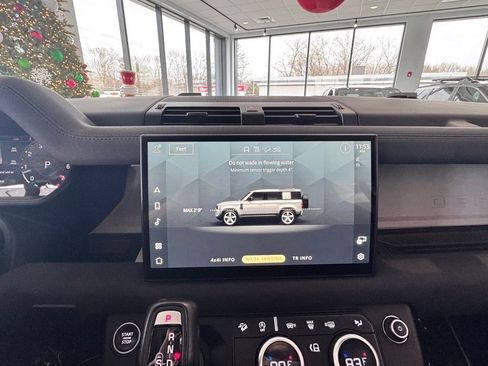 Used 2023 Land Rover Defender 110 S image 47