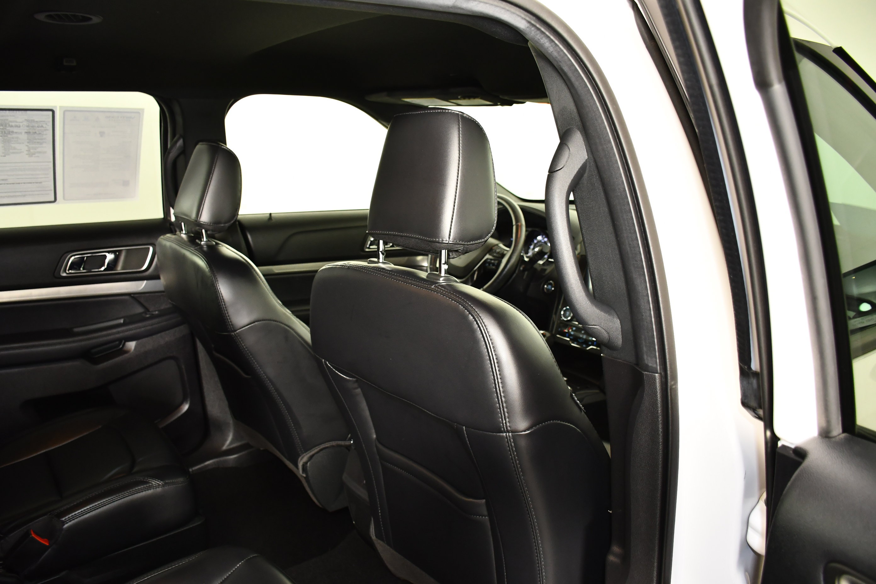 Used 2019 Ford Explorer XLT w/ Equipment Group 202A AWD/4WD image 41