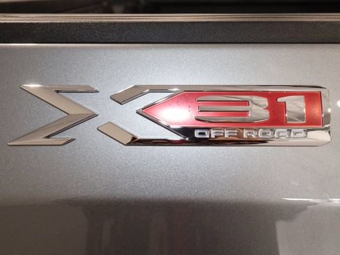 Used 2025 GMC Sierra 1500 SLT w/ SLT Premium Plus Package AWD/4WD image 37