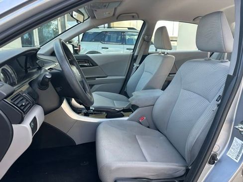 Used 2017 Honda Accord LX image 13
