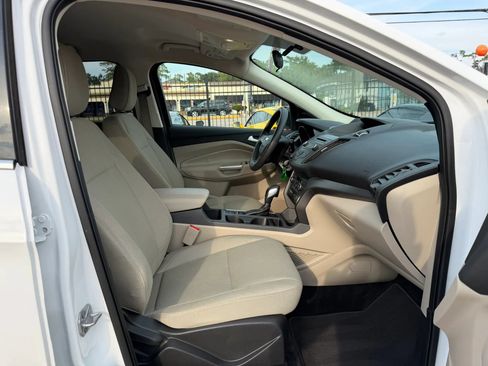 Used 2018 Ford Escape SE FWD image 13