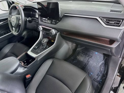 Certified 2025 Toyota RAV4 Limited w/ Advanced Technology Package AWD/4WD image 33