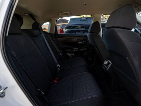 Used 2025 Honda HR-V LX image 28