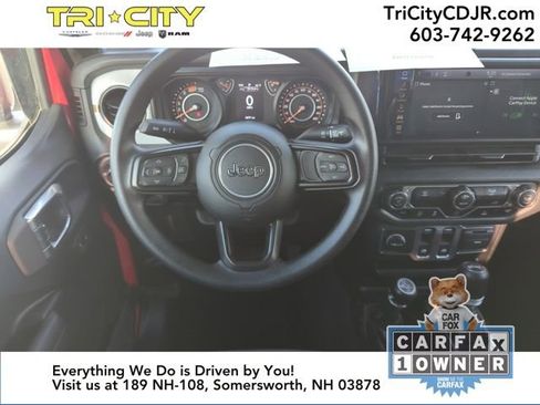 Used 2025 Jeep Wrangler Sport image 18