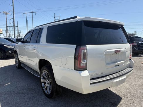 Used 2015 GMC Yukon XL SLT w/ Open Road Package AWD/4WD image 10