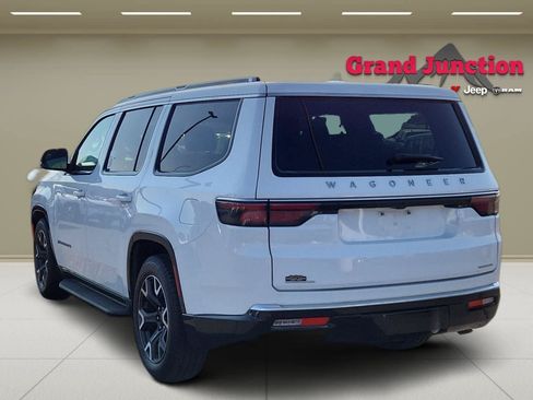 Used 2023 Jeep Wagoneer Series III w/ Preferred Equipment Group AWD/4WD image 5