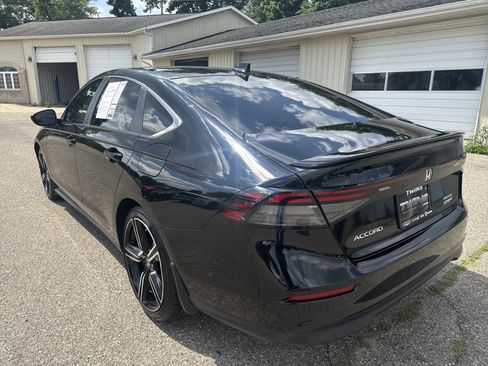 Used 2024 Honda Accord Sport image 7