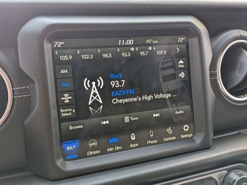 Used 2021 Jeep Wrangler Unlimited Sahara w/ Cold Weather Group AWD/4WD image 13