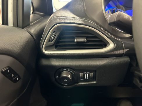 New 2026 Chrysler Pacifica Select image 17