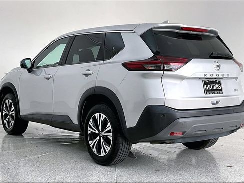 Used 2021 Nissan Rogue SV FWD image 15