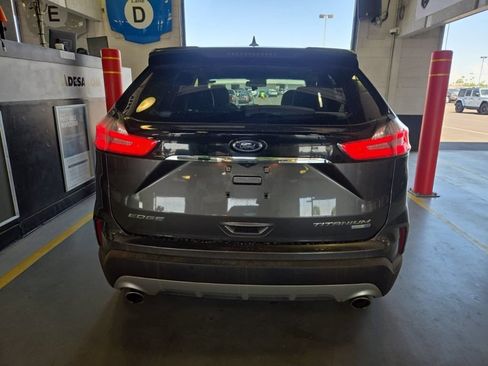 Used 2019 Ford Edge Titanium w/ Equipment Group 301A AWD/4WD image 3