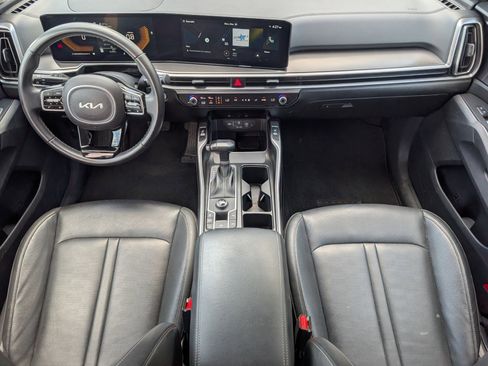 Used 2024 Kia Sorento S FWD image 6