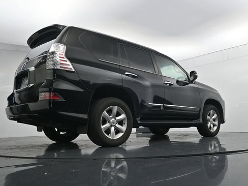 Used 2019 Lexus GX 460 AWD/4WD image 23